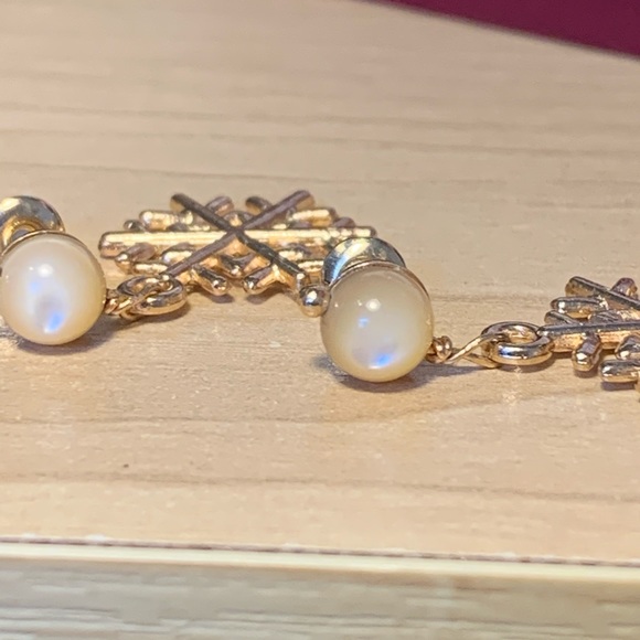 Rose gold & Moonstone Snowflake Jewelry Set - Picture 5 of 8